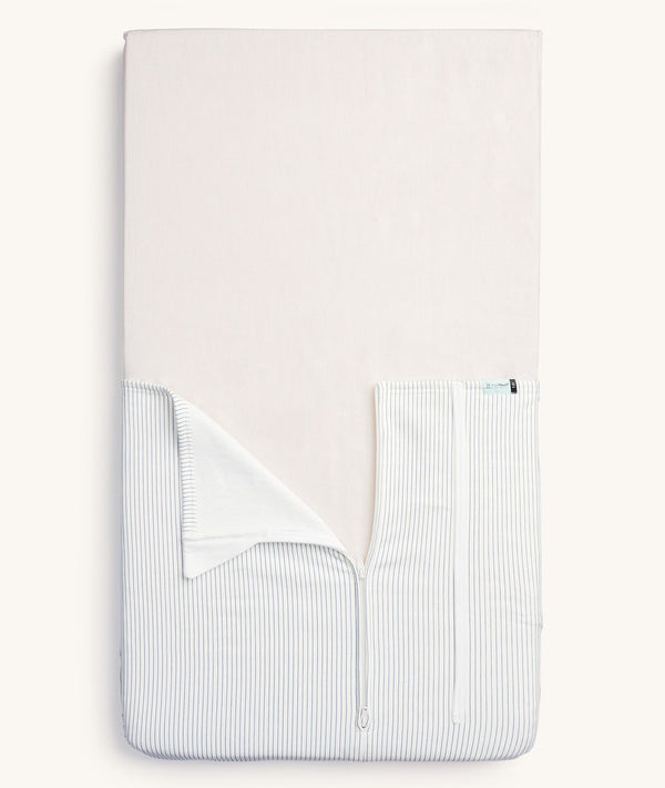 Product shot of ergoPouch HugMe Blanket in Midnight Stripe